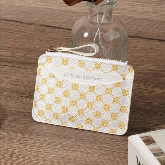 ⚠️Clearance White Small & Slim Cardholder / Wallet - Picture 7 of 8